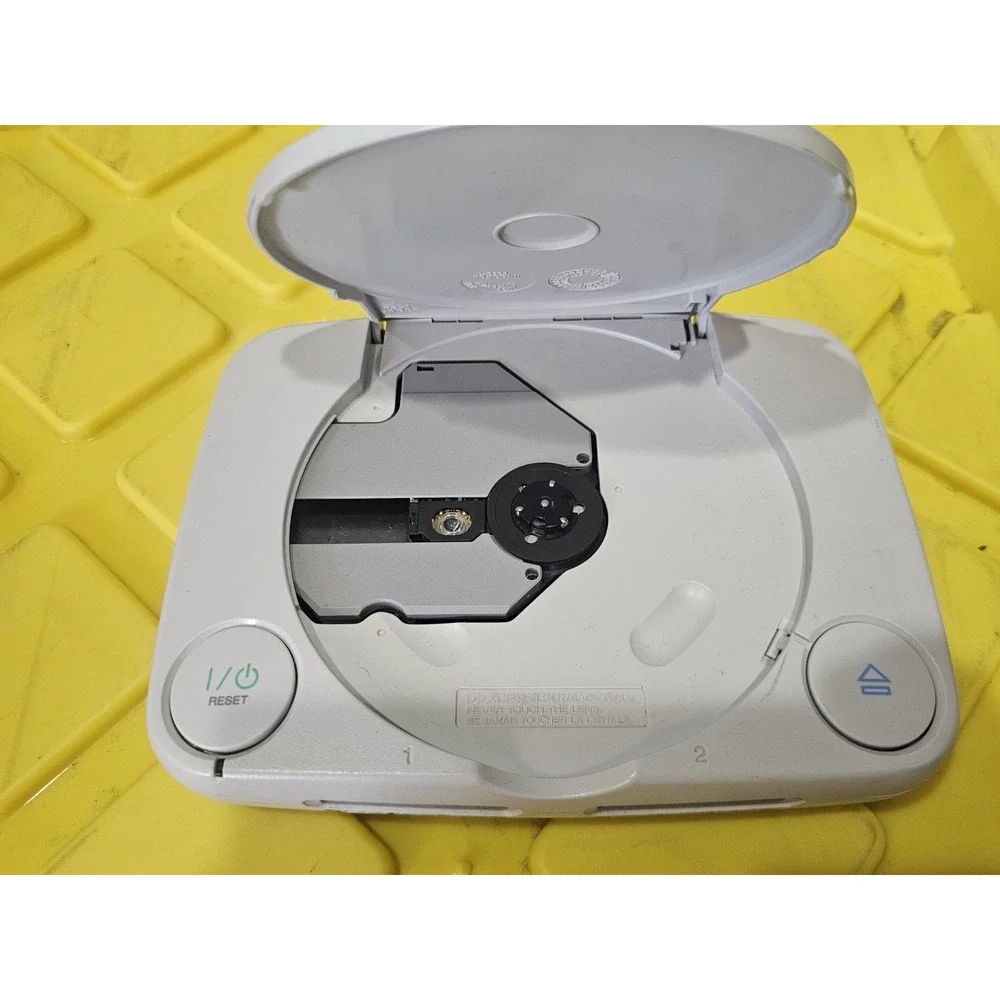 2 Sony PlayStation 1 PS1 SCPH-7501 & SCHP-101 Video Game Console & Extra Optical